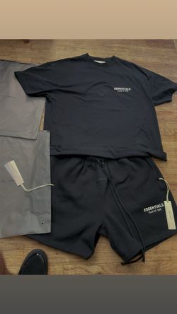 Essentials classic SS26 set