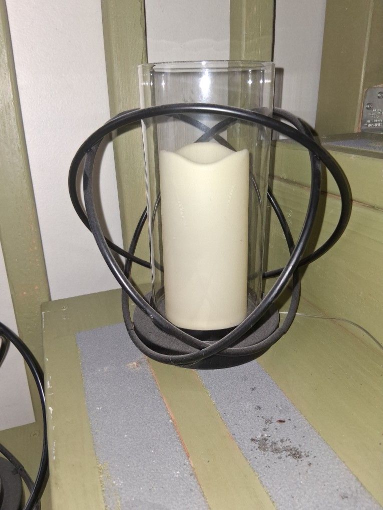 ELECTRIC FAUX CANDLES & CANDLE HOLDER