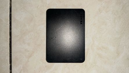 TOSHIBA 4 TB EXTERNAL HARD DRIVE IN EXCELLENT CONDITION