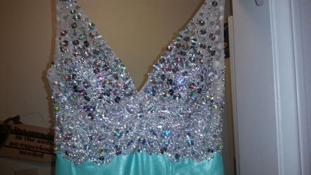 Prom dress beautiful mint with lots of bling