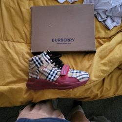 Burberry Size 44