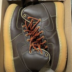 Nike Uptown Gum Bottom Size 9