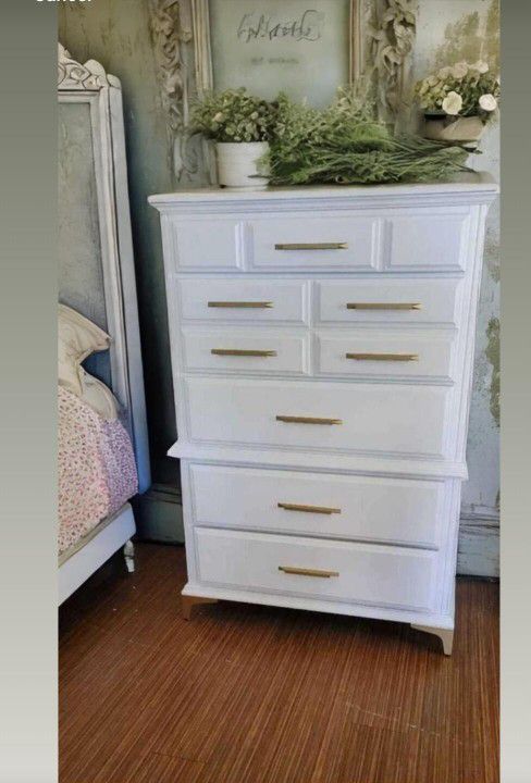 White Solid Wood Dresser