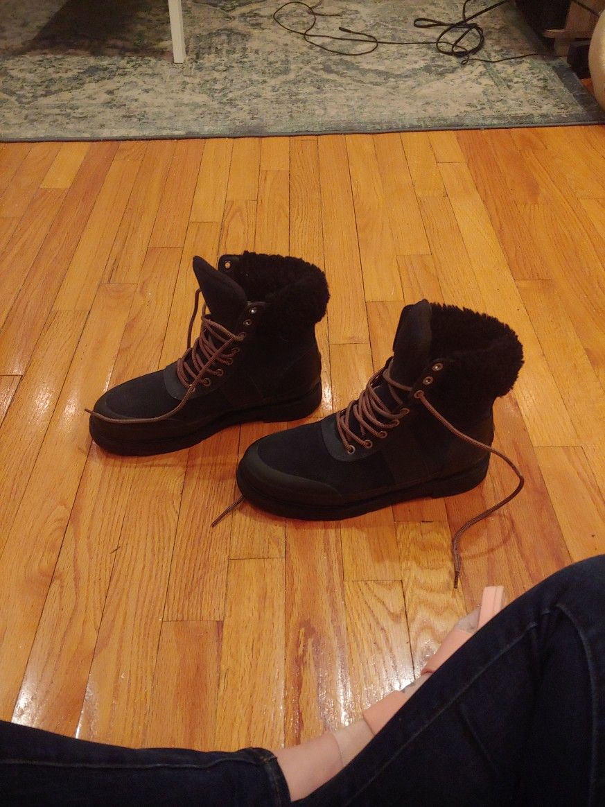 Womens Size 8 Snowboots