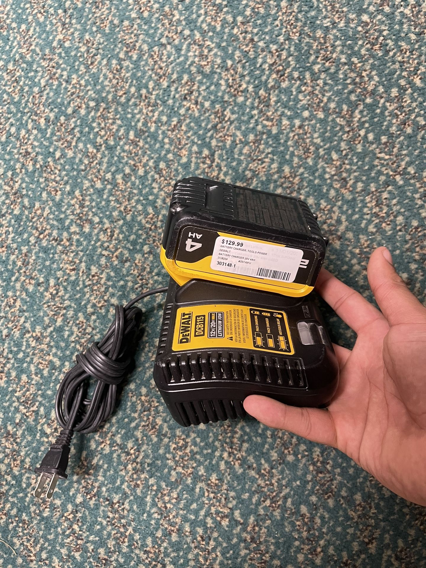 BATTERY CHARGER, TOOLS-POWER DEWALT BATTERY CHARGER 20V