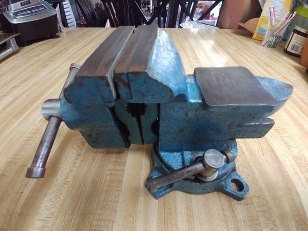 Wilton 11104 4 Jaw Bench Vise With Swivel Base Diy Tools