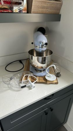 New KitchenAid artisan stand mixer in lavender 325 watt