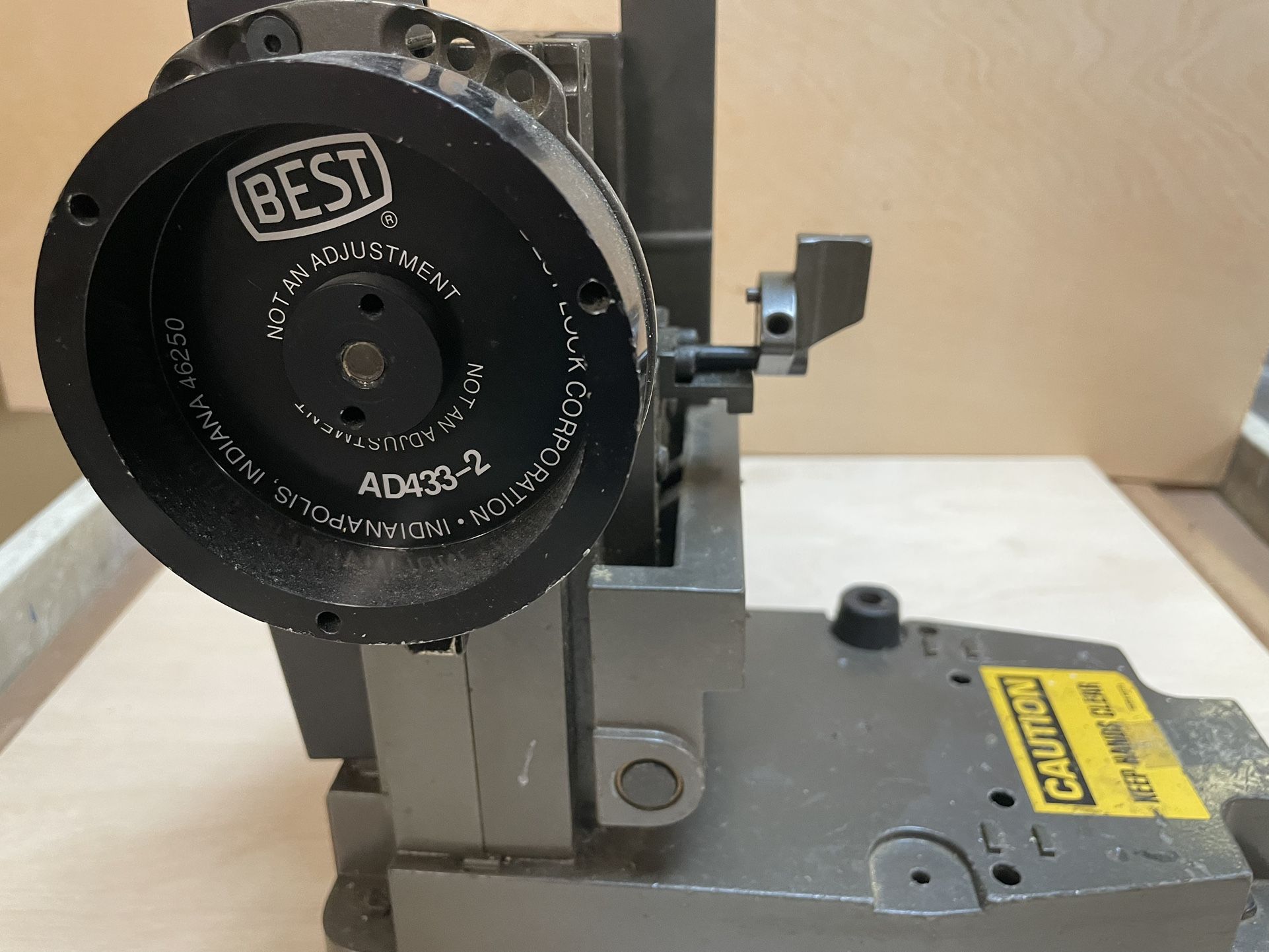 BEST Key Cutter Model AD433-2