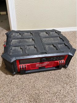 Milwaukee M18 Cordless Packout Jobsite Radio Bluetooth Speaker + Charger