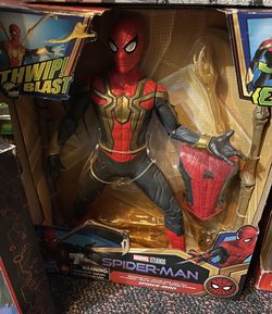 Marvel Spider-Man Deluxe 13-Inch-Scale Thwip Blast Integrated Suit Spider-Man Action Figure