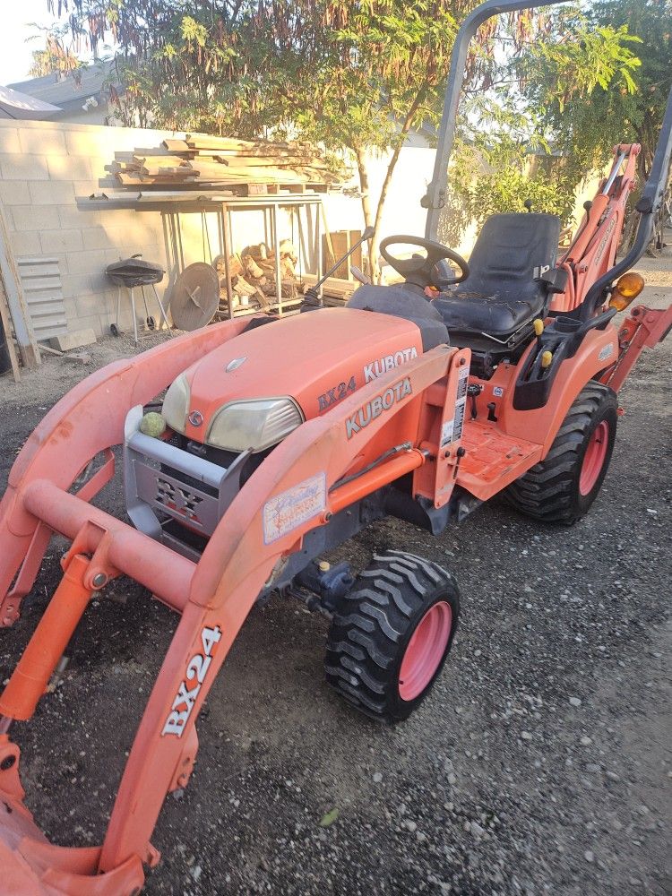 Kubota Mini Backhoe