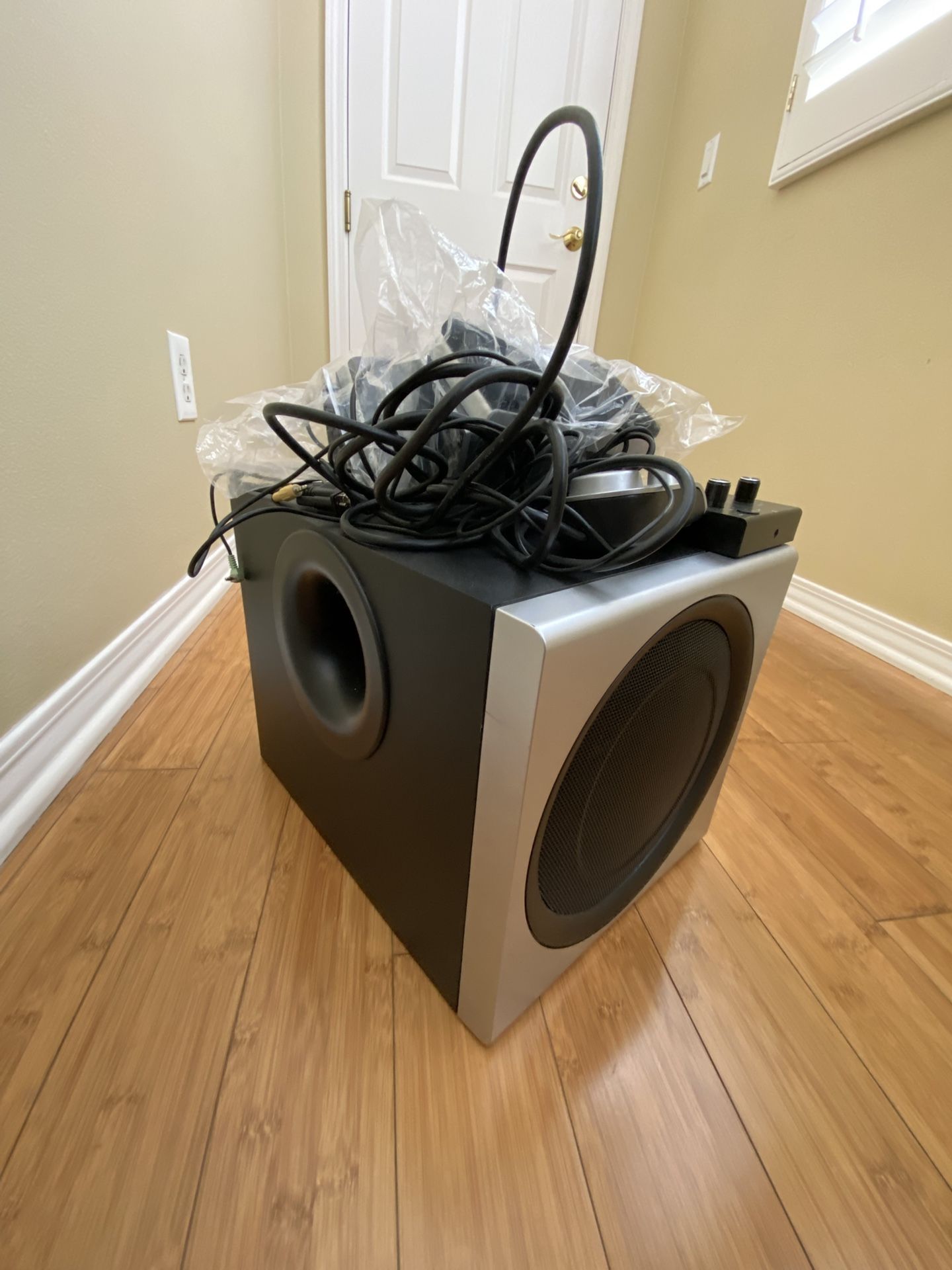 Logitech 2.1 Speaker System