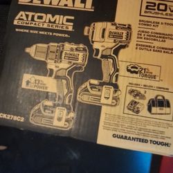 Deawalt Drill And Impact Set