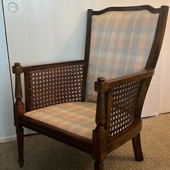 Antique Wood Sitting Chair