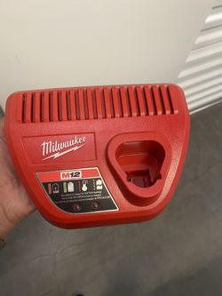 Milwaukee M12 Charger
