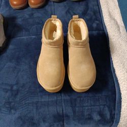 Women's UGGs 