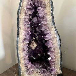 25" Amethyst Cathedral