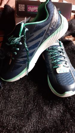 Tennis skechers 8.5