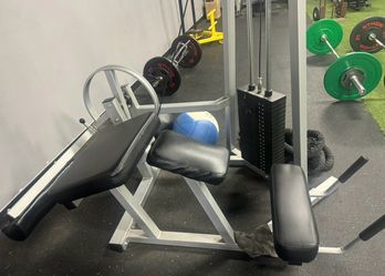Hamstring machine