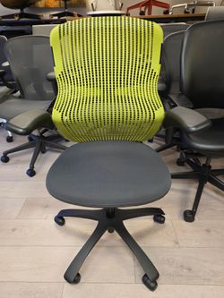 EXCELLENT CONDITION! KNOLL GENERATION CHAIRS YELLOWISH GREEN FULLY ADJUSTABLE ARMS,  SEAT DEPTH AND TILT LOCK ADJUSTMENTS