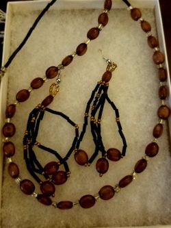 Earring necklace set
