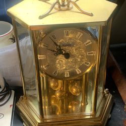KUNDO CLOCK GOLD TONE BEAUTIFUL FACE DIAL DISPLAY