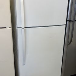 Whirlpool Apartment Size Gloss White Top Freezer Refrigerator 