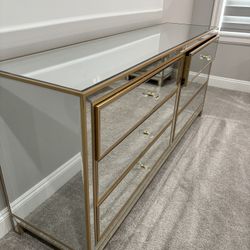 Dresser And Night Stands 
