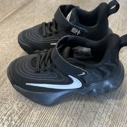 Toddler Boys Nikes Size 9c
