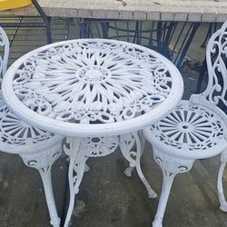 BISTRO SET. 