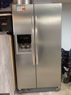 Kenmore elite Fridge works great
