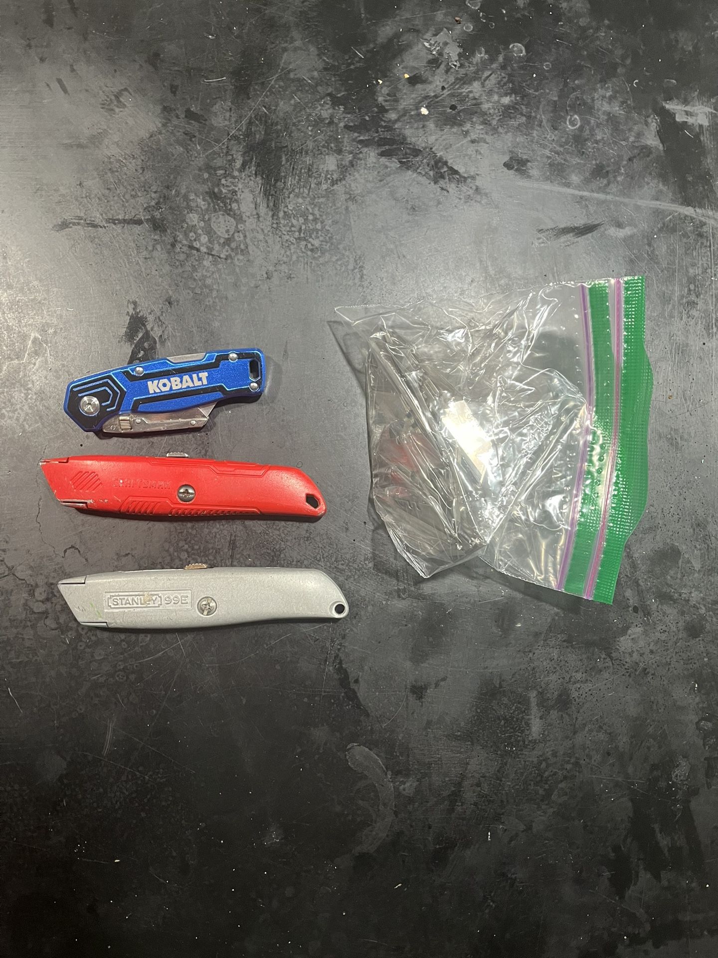 Used box cutter + blades