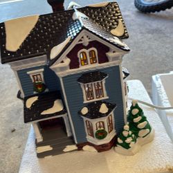 Snow Village (glenhaven House) 