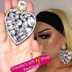 Beautiful Heart Crystal Earrings Ligth Weight