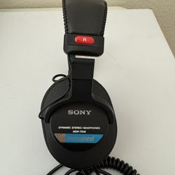 Sony MDR7506 Professional Large Diaphragm Headphone