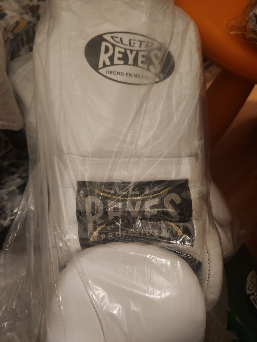 Reyes Boxing Gloves 