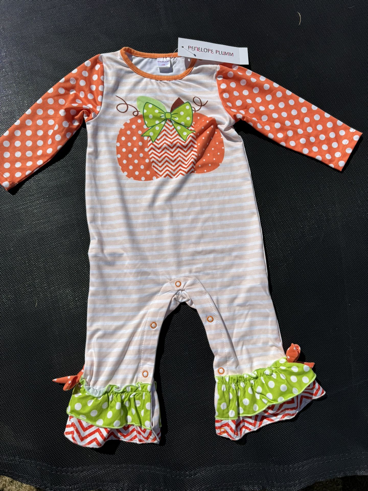 Brand New 12-Month Pumpkin Outfit 