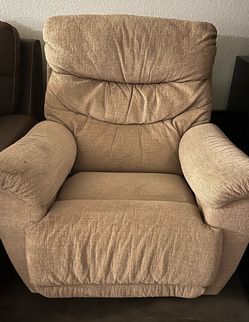 Comfortable Reclining Sofa – Gently Used