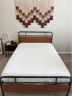 Queen bed + memory foam mattress