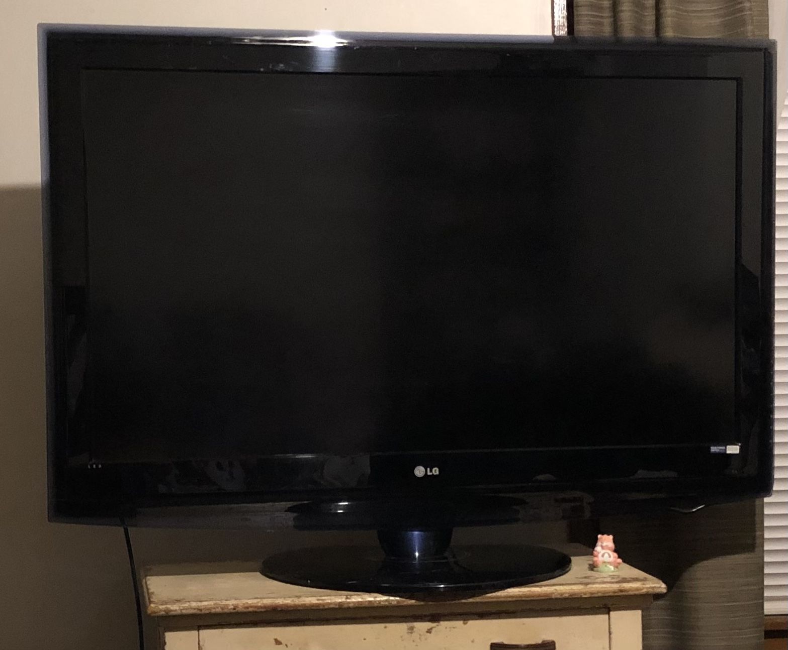 55” Samsung LG  TV 2009