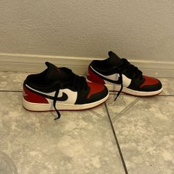 Jordan 1 Size 7 Red Black White