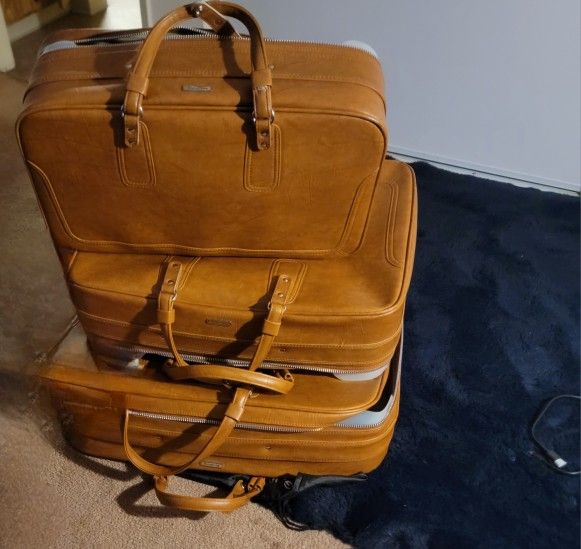 Samsonite 4 Pieces Vintage Travel Set