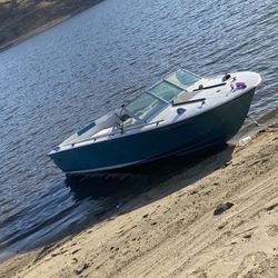  Boat Chris Craft Lancer