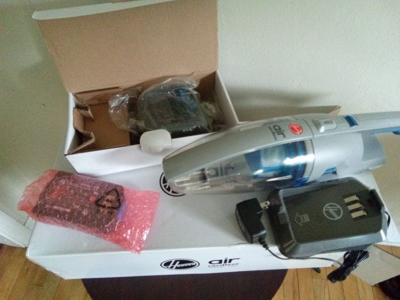 NIB Hoover Air 20V Cordless Hand Vac