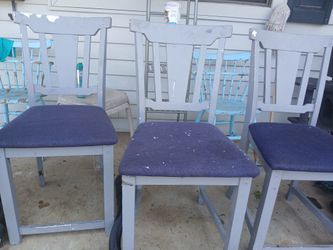 3 Strong Chair...$10x For 3.......3 Ice Box And Plastic Box With Tap $40 For All