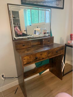 Light-Up Makeup Vanity