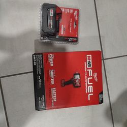 Milwaukee M18 Fuel Impact Wrench 1/2 Inch High Torque Whit 5.0ah Battery 