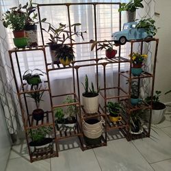 Like New Plant Stand 