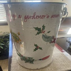 Holiday Bucket