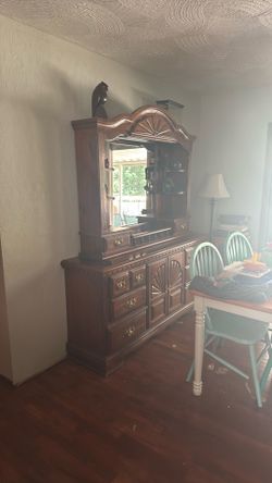 Dresser cabinet with mirror